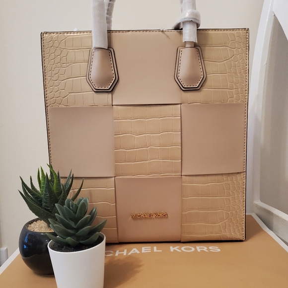 MK Mercer Large Satchel - Picture 1 of 3